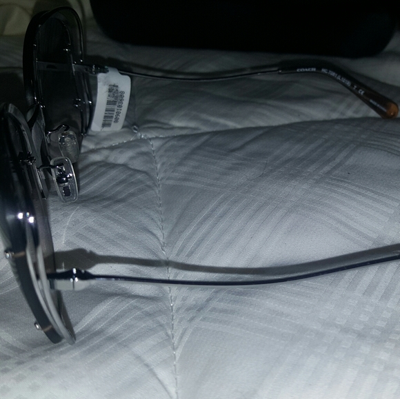 NWT Coach Ladies sunglasses - Picture 4 of 5